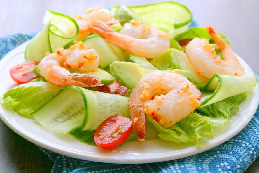 Salat mit Garnelen zur Potenzsteigerung