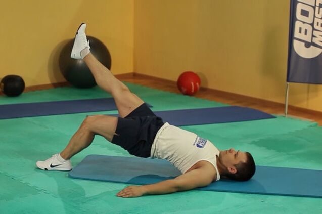 Übung „Gluteal Bridge“ zur Regulierung der Potenz bei einem Mann